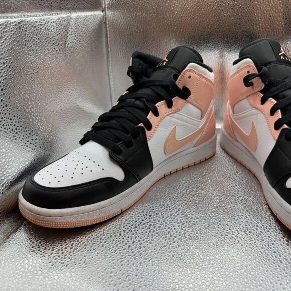 Size 9 Nike Air Jordan 1 Mid Mens White Artic Orange Black‎ Sneaker 554724-133 main image 8